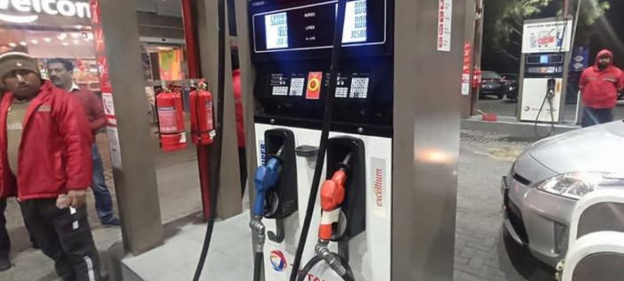 8 Petrol Pump Nozzles Sealed in Islamabad for Short Measure
