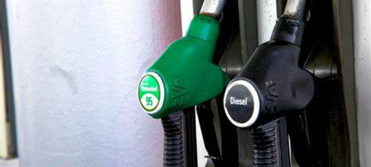 Historic Fuel Shock: Petrol Jumps to Rs 458, Diesel Crosses Rs 520 in Pakistan