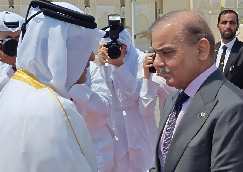 PM Shehbaz Meets Qatar Emir, Stresses De-escalation and Dialogue Amid Regional Situation
