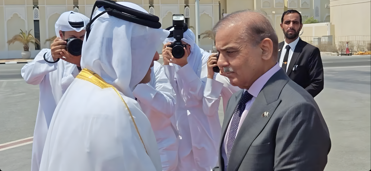 PM Shehbaz Meets Qatar Emir, Stresses De-escalation and Dialogue Amid Regional Situation